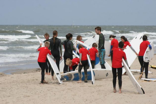 Spaß am Strand und am Wasser für KIds: "Moio Beach Funsportkampen" Cadzand-Bad