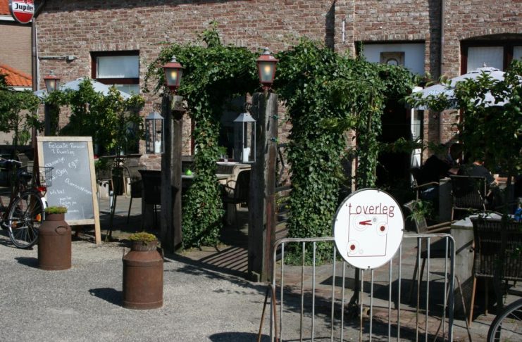 Eetcafe und Pension t’Overleg