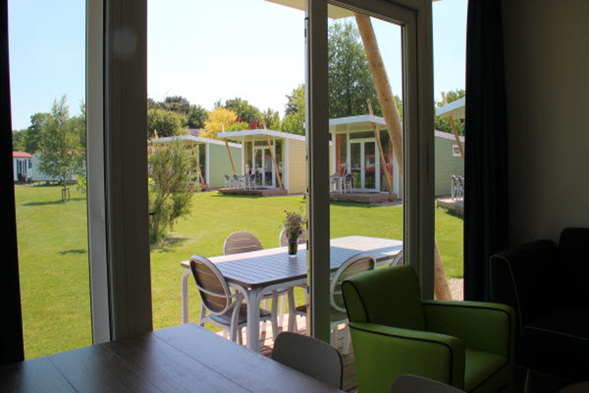 Blick in die Natur: Ferienhaus "Zonnestraal" Molecaten Park Hoogduin