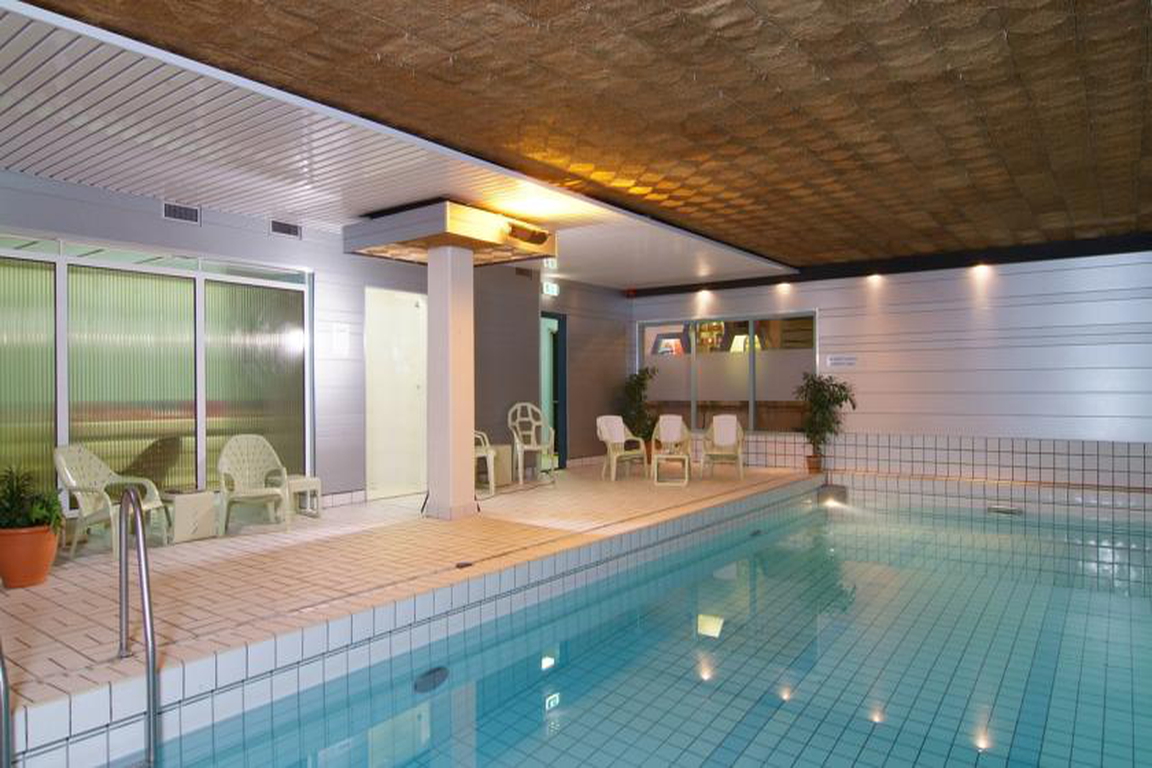 Hallenschwimmbad im Hotel "de Schelde" Cadzand-Bad