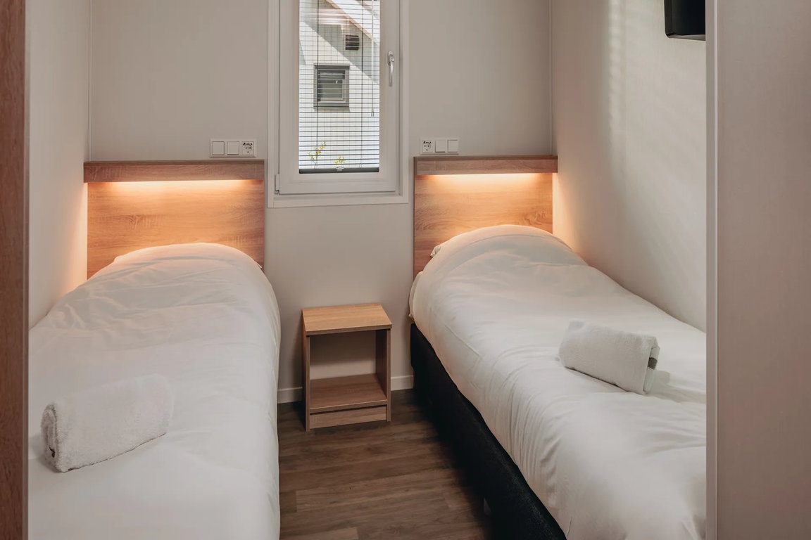 Nieuwvliet-Bad: Wellness-Lodge im Beach Resort